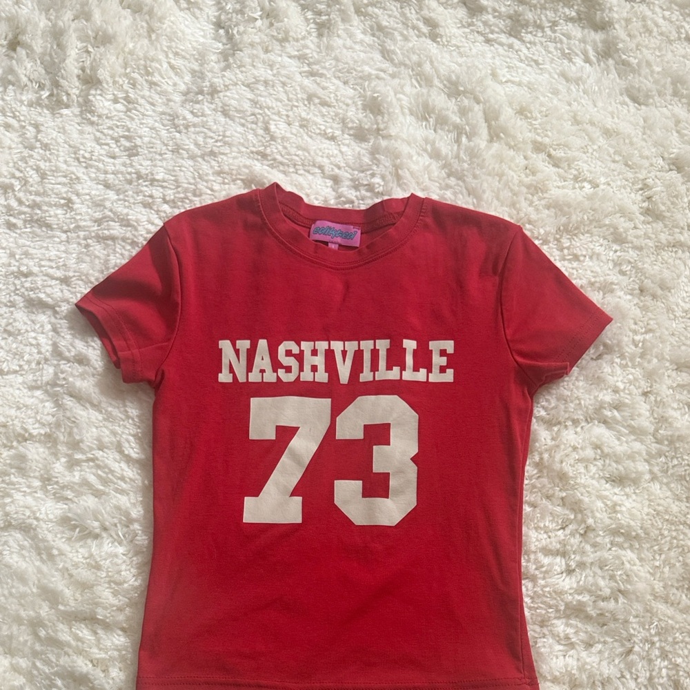 Edikted Red Nashville 73 woman’s T-Shirt